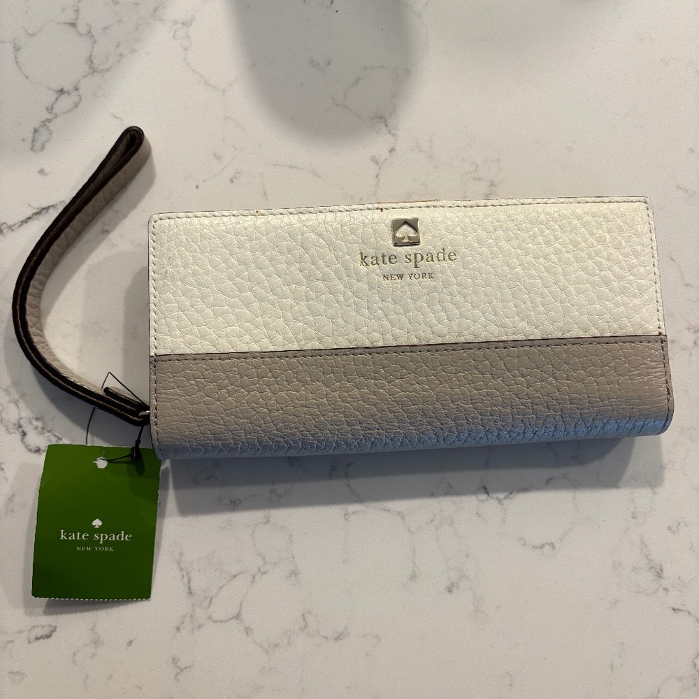 SOLD—- Brand new with tags Kate Spade wallet